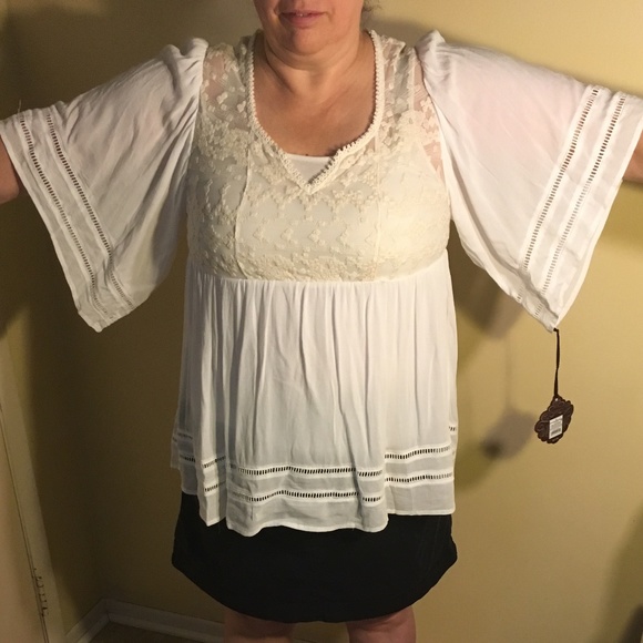 NWT woman's Knox Rose Lace Top Size Large - Picture 2 of 6